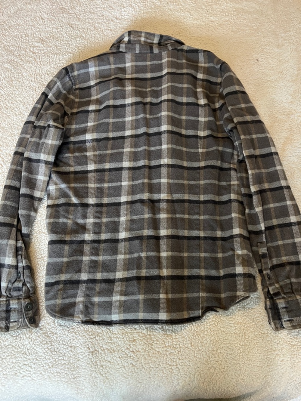 Men’s Patagonia Gray Plaid Button-Down Flannel - Large - Picture 5 of 5